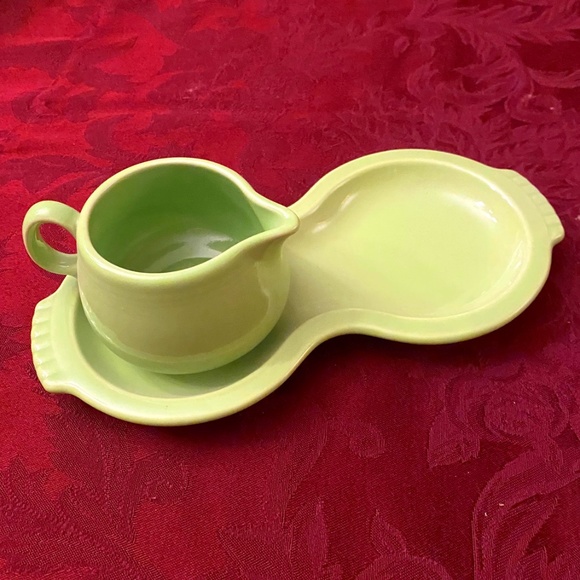 Chartreuse Vintage Fiestaware Creamer And Sugar Set Fiestaware